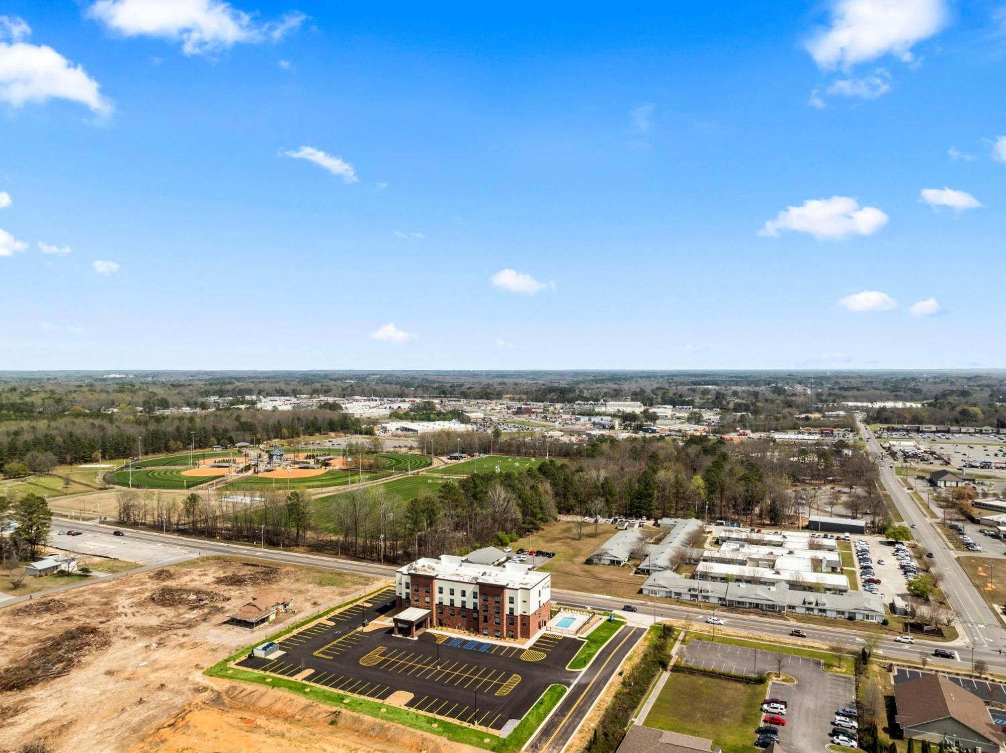 Cobblestone Hotel & Suites - Cullman Bagian luar foto