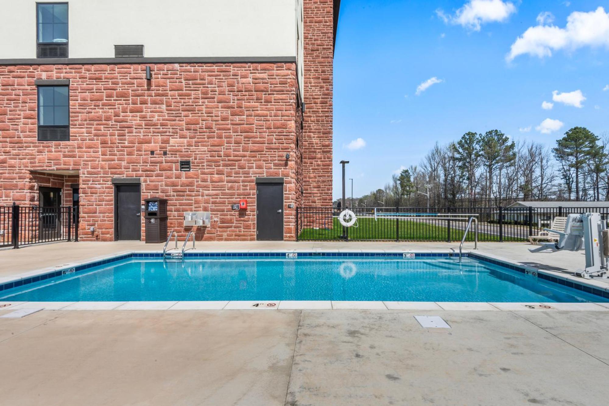 Cobblestone Hotel & Suites - Cullman Bagian luar foto